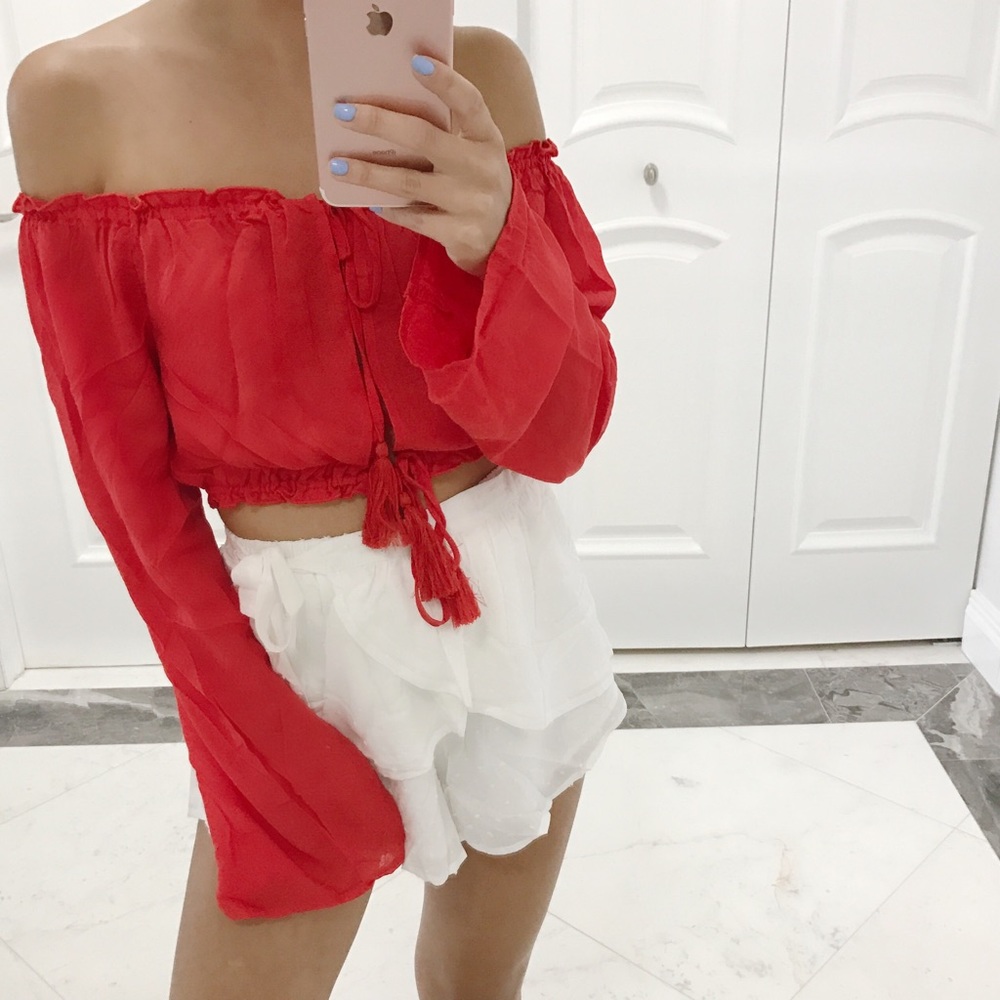 ❗️TWO left ❗️Alice Red Off The Shoulder Crop Top